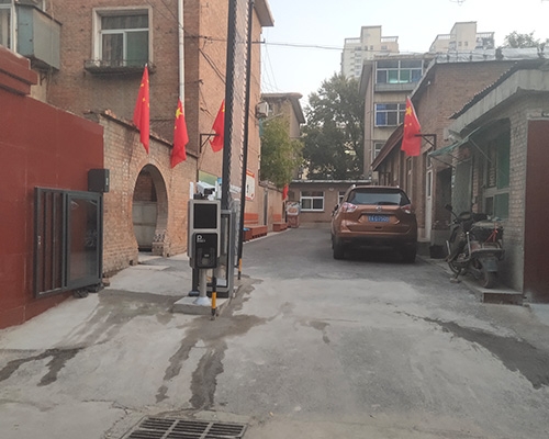 省軍區(qū)第三干休所車(chē)牌識(shí)別+人臉識(shí)別廣告門(mén)
